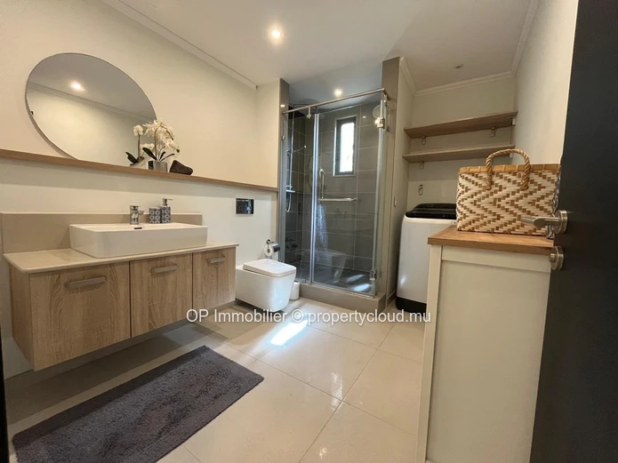 Luxury Flic en Flac Apartment with Pool & Sea Views - Fully Furnished, Close to Amenities - Only 550K EUR