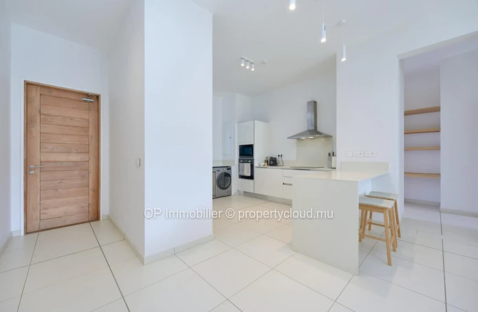 Penthouse for Sale in Péreybère with Private Pool and 2 Bedrooms