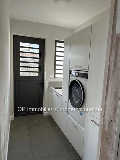 4-Bedroom Furnished House with Private Pool in Charmoze