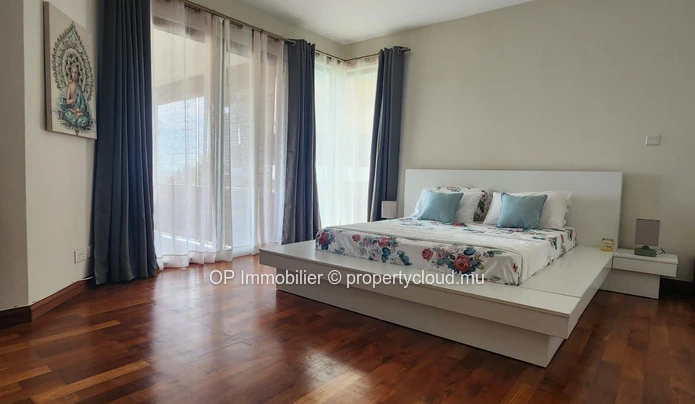 Appartement à vendre à Rivière Noire 215m² avec piscine privée et 3 chambres