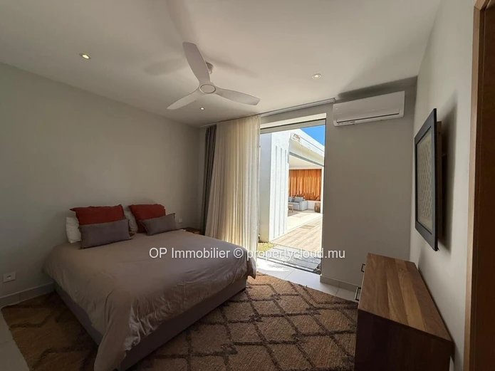 Maison à vendre à Petit Raffray avec 4 chambres et piscine privée sur 671 m²