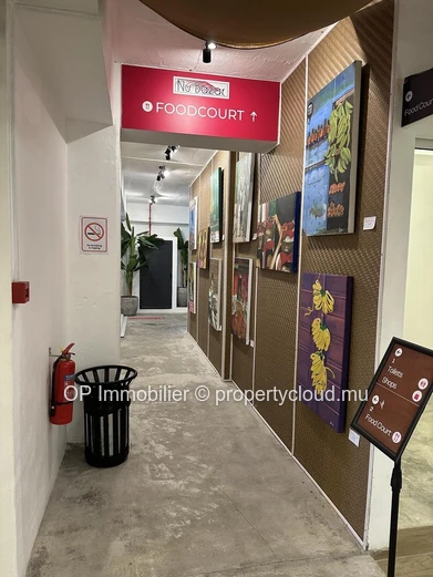"Charming 11m² Shop for Rent in Prime Curepipe Location - Parking, Lift, Close to Bus Stop & Shops! Only Rs 12,000"