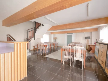 25 Bedroom Hotel