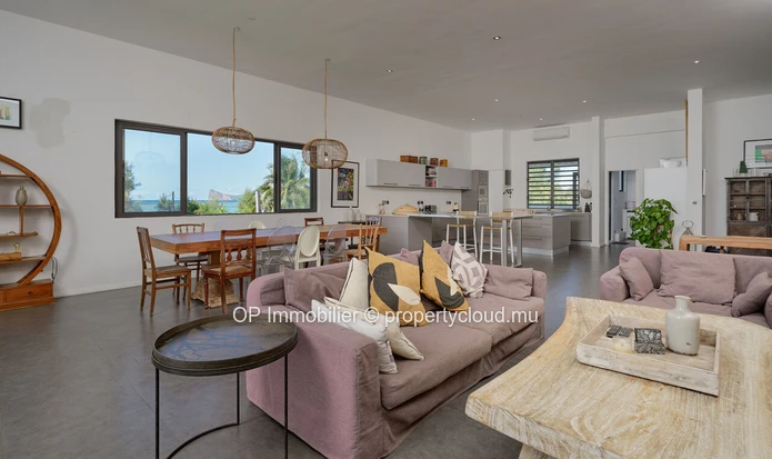 Luxurious Beachfront Penthouse with Stunning Sea Views in Péreybère, Grand Baie - Rs 88M