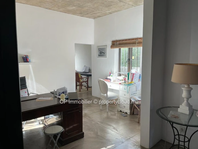 Maison 4 chambres avec piscine à vendre à Calodyne