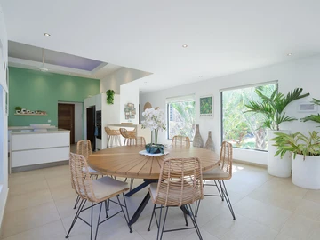 4 Bedroom Villa