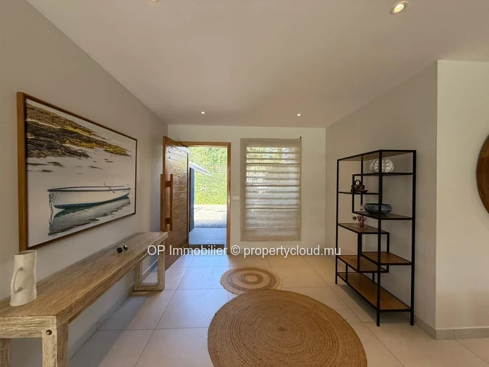 Maison à vendre à Petit Raffray avec 4 chambres et piscine privée sur 671 m²
