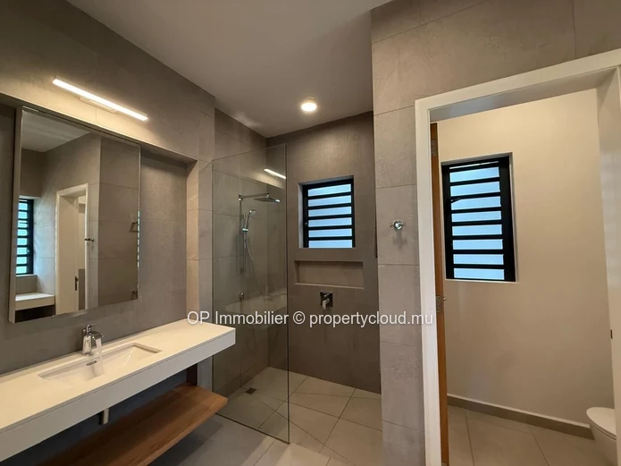 Elegant 3-Bedroom Furnished Apartment with Shared Pool in Prime Belle Vue Harel location
