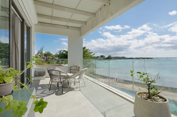 Luxurious Beachfront Penthouse with Stunning Sea Views in Péreybère, Grand Baie - Rs 88M