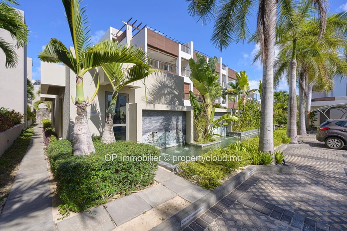 Modern 3-bedroom apartment with private pool in prime Bain Boeuf location near Grand Baie